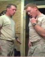 Soldados estadounidenses reparten su tiempo en Afganistán entre la matanza y la parodia a Lady Gaga
