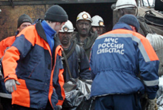 11 muertos y 41 heridos deja la explosión de una mina de carbón en Rusia