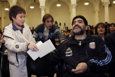 Caos en la selección argentina: "Maradona es una basura"