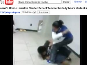 Graban vídeo de brutal paliza de una profesora a un alumno en Texas