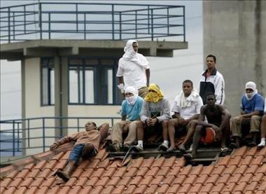 Furioso motín en carcel de Recife termina con tres muertos y veinticuatro heridos