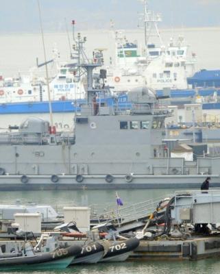 Naves de Corea del Sur efectúan disparos de advertencia para alejar patrulleras de Corea del Norte