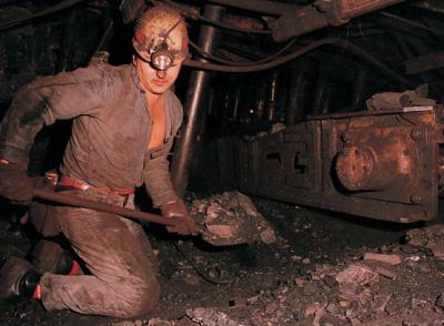 25 mineros atrapados al explotar una mina de carbón en Turquía