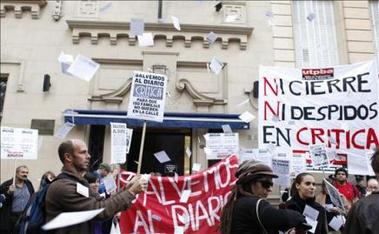 Empleados del diario Crítica de Argentina protestan y le piden al dueño español que pague los sueldos