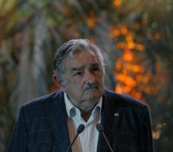 Mujica: los funcionarios públicos deben ser el escudo de los pobres