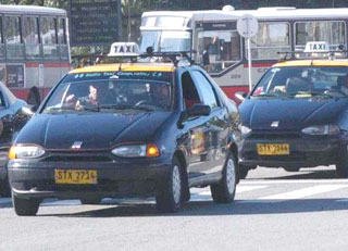 Taxista balea a un "largador" por un viaje en Montevideo