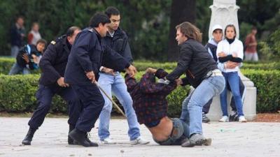 Cuatro heridos y 11 chicos detenidos durante una rateada convocada por Facebook en La Plata