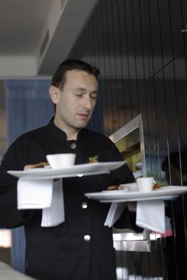 Restaurante de Australia multa a los clientes que no comen todo