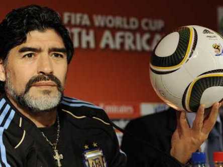 Maradona por Pelé: "Un señor morocho que jugaba de diez no creía que se iba a jugar el Mundial en Sudáfica"