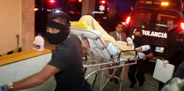 Diez policías federales mexicanos muertos en feroz ataque de pandilla