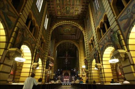 En Panamá quieren eliminar el domingo como día de descanso y la Iglesia se pone de punta