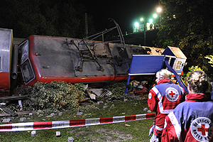Colisión de dos trenes causa 16 heridos y caos ferroviario en Alemania