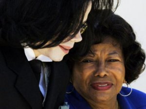 La madre de Michael Jackson se asocia con empresario erótico