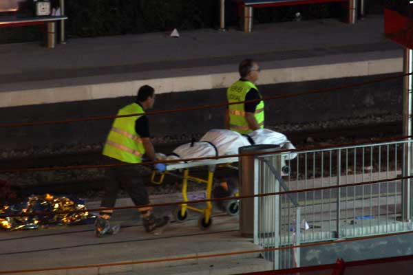 España sacudida por accidente del tren que dejó 12 muertos y varios heridos