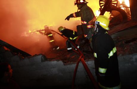 Gran incendio en Montevideo causa pavor