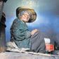 Una mujer colombiana de 92 años vive hace medio siglo en una casa sin agua, energía, gas y teléfono