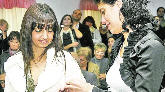 El primer matrimonio gay en la Provincia de Buenos Aires fue entre mujeres
