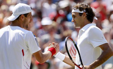 Federer venció sin dolor a su amigo Melzer