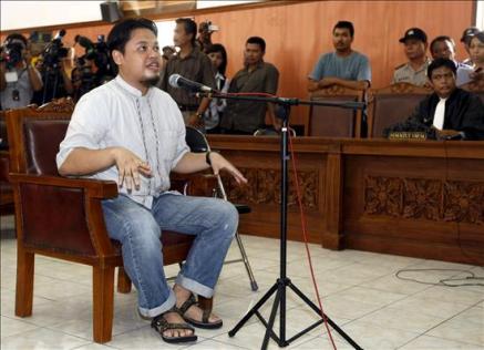 Condenan al "Príncipe de la yihad" por los atentados en Yakarta en 2009