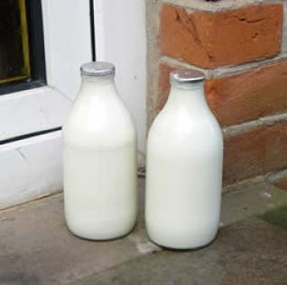 En Uruguay la leche vuelve a los higiénicos envases de vidrio