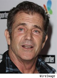El nazi Mel Gibson, "duro de matar" que le pega a las mujeres, ahora insulta a los latinos