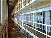Mujeres guardias tienen sexo con presos en cárceles de EEUU