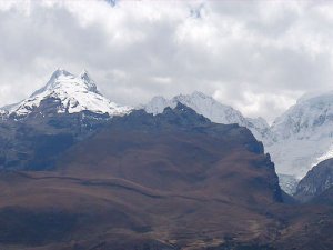 Hallan cadáveres de alpinistas españoles en nevado de Perú