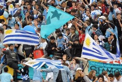 Epico recibimiento en Uruguay a la selección celeste: los jugadores serán ciudadanos ilustres