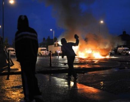 Belfast peor que en los años más duros: niños menores de 10 años se suman a la violencia sectaria