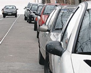 Elegantes barrios de la costa de Montevideo se enfrentan al alcalde que quiere cobrar o prohibir estacionar en algunas zonas