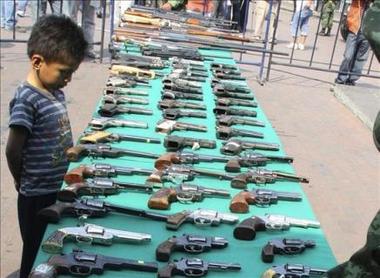 Canjearán armas por comida en un barrio panameño donde operan pandillas