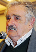 Mujica: "las Multinacionales nos están ganando una guerra en nuestras propias narices y nadie se da por enterado