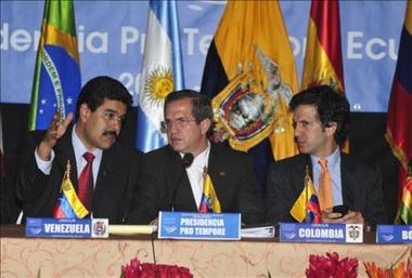 Crisis Colombia-Venezuela: los cancilleres de Unasur viajaron, gastaron y no resolvieron nada
