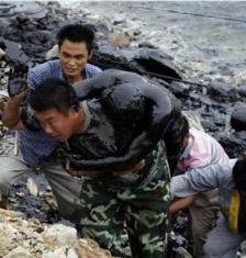 Un bombero murió ahogado en petróleo en China