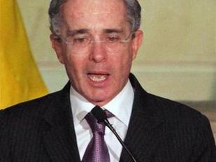 Uribe logró mayor seguridad para Colombia pero deja las relaciones rotas con los países vecinos