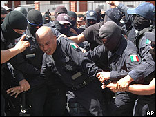 Pavor en Ciudad Juárez: policías arrestan a sus propios jefes por proteger a organizaciones criminales