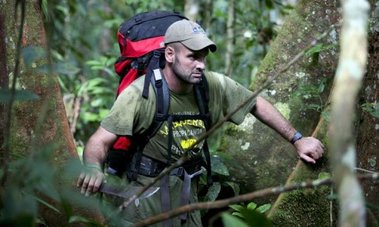 Un aventurero británico cumple su meta de cruzar la Amazonia a pie