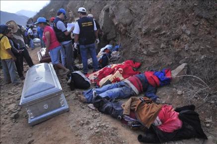 El chófer de un autobús peruano siniestrado en el que murieron veintitrés personas carecía de licencia