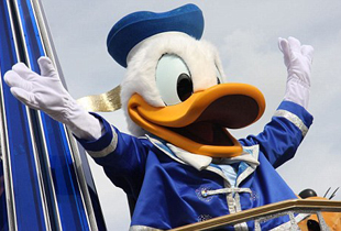 Una mujer denuncia a Disney porque el Pato Donald le tocó las tetas