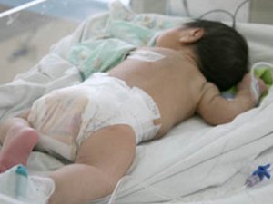 México: acusan a 5 médicos por el caso de la beba que revivió en el ataúd