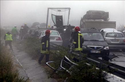 Cinco muertos y 72 heridos en choques en cadena en Portugal