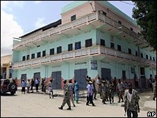 Somalia: extremistas islámicos matan a 32 personas en asalto a hotel