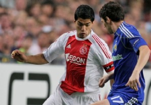 Con gol de Suárez, el Ajax se metió en la Champions