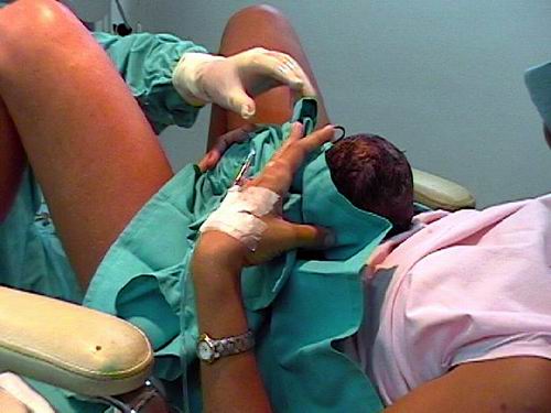 Médicos se toman a golpes de puño cuando asistían un parto en Sicilia