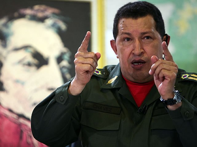 Hugo Chávez llama imbéciles a la cadena de noticias CNN