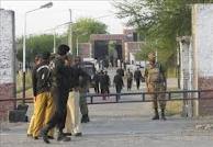 Talibanes atacan una prisión en Pakistán y liberan a  400 reclusos
