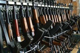 La compra de armas en EEUU rompe su techo histórico en diciembre
