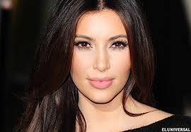 Kim Kardashian quiere anular su matrimonio, pero su madre no
