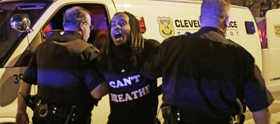 Indignación y disturbios en Cleveland  tras absolución de un policía que mató a dos negros desarmados