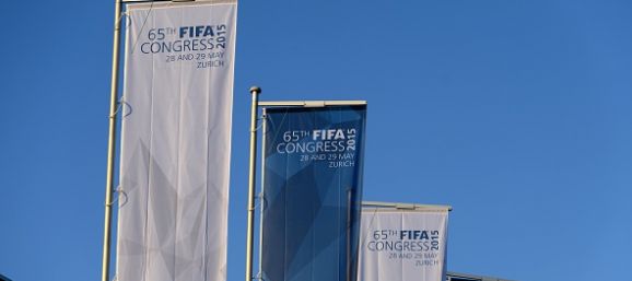 Terremoto sacude cimientos de la FIFA y patrocinadores multinacionales toman distancia